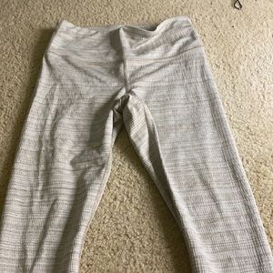Athleta Chaturanga Capri Leggings